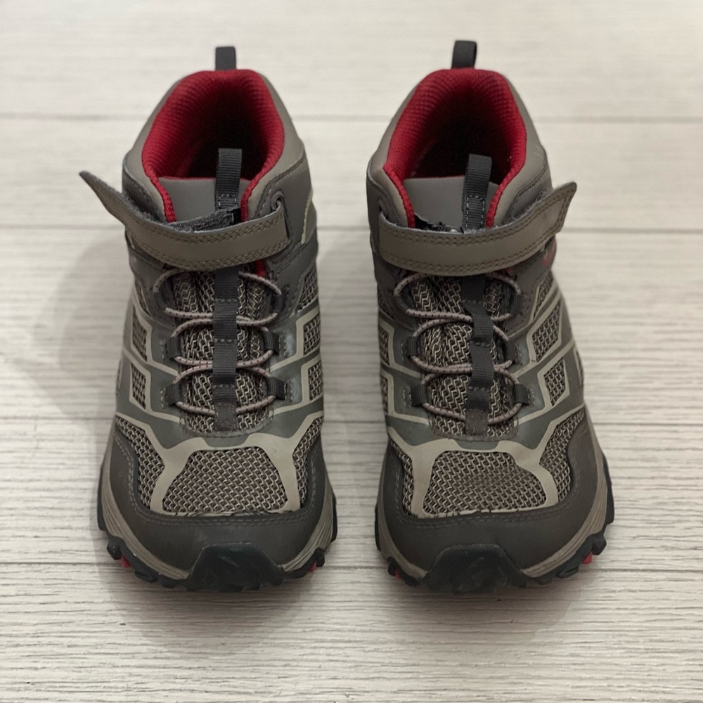 PAIR OF BOY'S BIG KID’S MERRELL MOAB FST MID A/C WATERPROOF HIKING BOOTS SIZE 4W